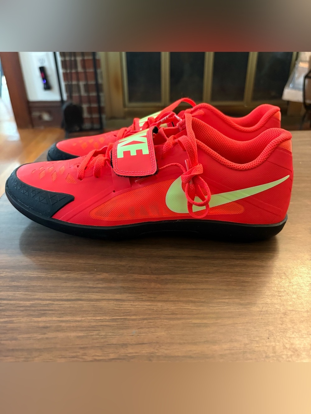 Brand new never worn men’s Nike Zoom Rival SD 2 in red & lime.  Size 8